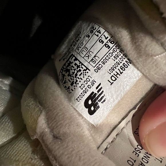 New Balance Beige and Black Footwear - Picture 3 of 4